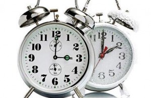 بدء العمل بالتوقيت الشتوي بعد منتصف الليلة