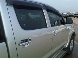 في مأدبا ..سرقوا المركبة بصاحبها