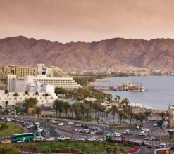 وزير داخلية الاحتلال الإسرائيلي شالوم يستقبل 170 أردنياً للعمل في إيلات