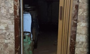 بالصور...النزهة: منكوبون منسيون يندبون حظهم بعد تدمير السيول لمنازلهم