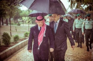 الملك يعود مصابي حادثة الموقر