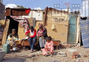 دمىً ساقطةٌ ترتدي ازياء وطنية !