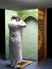 إمام مسجد في عمان دعا لمحاربة المخدرات ،وهذا كان رد العصابات والتجار عليه !!!