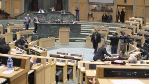 اجتماع حكومي نيابي لاحتواء أزمة "الترخيص" و"الغاز"