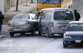 إصابة (12) شخص اثر حوادث تصادم بين 10 مركبات في عمان ، واربد ، والبلقاء