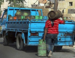 الحكومة تتحمل فرق تخفيض النصف دينار على اسطوانة الغاز ولن ترفع المشتقات