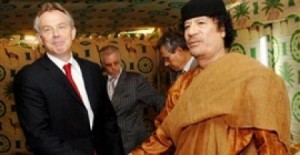 صحيفة بريطانية تكشف تفاصيل مكالمة الموت بين «بلير» و«معمر القذافي»