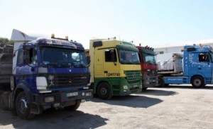 الأزمتان السورية والعراقية تعطلان 5 آلاف شاحنة