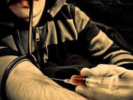 4 حالات تضبط أسبوعيا .. تعاطي المخدرات "سوق سوداء" رائجة بين الطلبة في الزرقاء