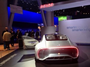 بالصور...مرسيدس تكشف عن سيارتها الذكيّة ‘يتغيّر شكلها على الطريق” !