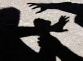 6 شبان يعتدون على رئيس بلدية مادبا المحامي "مصطفى الازايدة" بالضرب والعصي