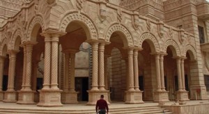 حكومة بغداد تخطط لبيع قصور صدام لسد عجز الموازنة