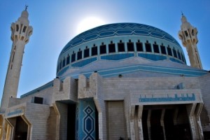 وزارة الاوقاف : منح دراسية للطلبة الراغبين بدراسة تخصصات الشريعة وعلى نفقة الوزارة