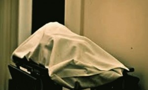 مواطن في عمان ينتحر بعد قتله زوجته المريضة رمياَ برصاص