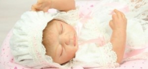 أغرب هدية أخت لأختها : سيدة أردنية تُهدي طفلتها لشقيقتها .. وهذا رأي الإفتاء !!