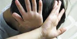 في حادثة تقشعر لها الابدان...اعتداء جنسي على معاق عقلي وتصويره باوضاع منافية للحياء