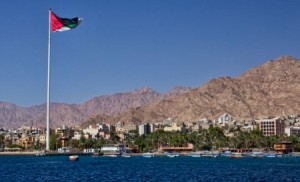 قام بالإبلاغ كذبا عن غرق طفلته في مياه بحر العقبة لازعاج طليقته ...!!