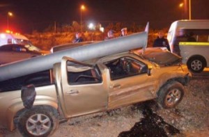 بالصور .. حادث سير مروع على طريق المطار .. ونجاة السائق بأعجوبة