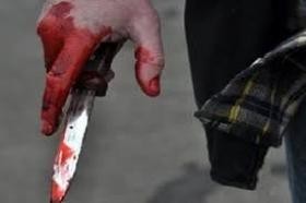 فتاة تضرب أخرى بـ"مشرط" في وجهها خلال مشاجرة بينهما بالوسط التجاري في مخيم الزرقاء