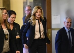 تعويض بـ55 مليون دولار لصحافية أمريكية بعد تصويرها عارية