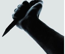 قتلوا صديقهم بطعنة في رقبته والسبب ...؟