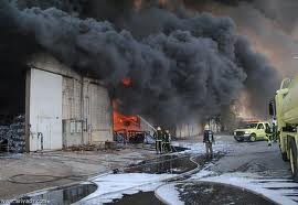 الدفاع المدني يتعامل مع حريق داخل المنطقة الحرة في الزرقاء