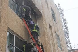 اخلاء 30 طفلاً احترازياً اثر حريق عمارة مكونة من طابقين احدهما حضانة للاطفال في منطقة خلدا