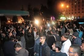 طلبة الأردنية يستأنفون اعتصامهم المفتوح رداً على قرارات مجلس الأمناء