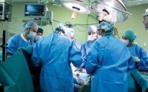 وفاة فني تخدير اربعيني داخل غرفة العمليات في مستشفى البشير بالعاصمة عمان