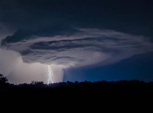 منخفض جوي يبدأ بالتأثير على المملكة.. الثلاثاء