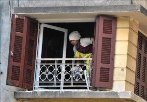 فتح التحقيق بحادثة سقوط عاملات بنغاليات من الطابق الثاني