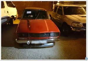 بالصور .. ضبط 6 مفحطين من بينهم شخصين بحالة سكر شديد وبحوزتهما مسدس واداة حادة في اربد