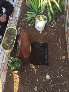 بالصور... مداهمة 9 منازل تسفر عن ضبط 10 اشخاص من مروجي المخدرات احدهم خطير جداً واخر محكوم 15 عاماً