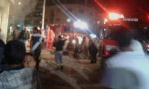 بالصور .. حريق يلتهم 5 محال للألبسة اثر انفجار اسطوانة غاز في مخيم الوحدات