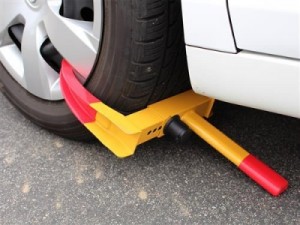 إدارة السير المركزية تتوجه لتطبيق نظام الاقفال على المركبات التي تقوم بالاصطفاف المزدوج في إربد