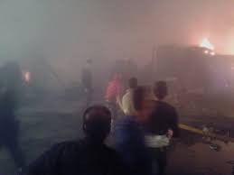 تماس كهربائي يتسبب بحريق في سوق الخضار القديم بالطفيلة