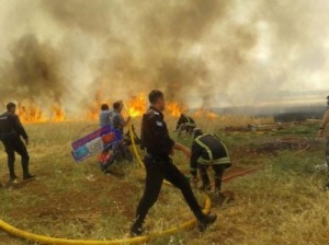 بالصور.... حريق هائل بالقرب من مجمع عمان في محافظة اربد