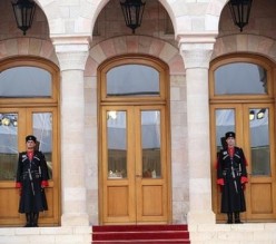 د.هاني الملقي يتوجه الى الديوان الملكي العامر