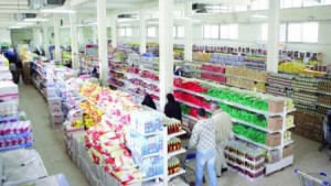 التجار يترقبون "رمضان" لكسر جمود حركة الشراء