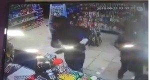 بالفيديو...سطو مسلّح على صيدلية بمنطقة بـسمان في عـمّان!!