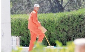 صرف 300 دينار لكل عامل وطن بواقع 50 شهريا