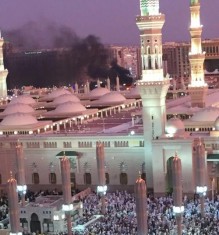 السعودية: 8 قتلى في تفجيرين قرب المسجد النبوي ومسجد بالقطيف