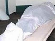 العثـور علـى جثة ستيني مصـاب بعيـار نـاري داخـل سيارتـه في مأدبـا