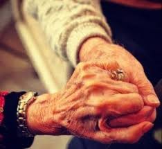 لهذا السبب عجوزان سبعينيان يطلبان الدفاع المدني في اربد ..!!!