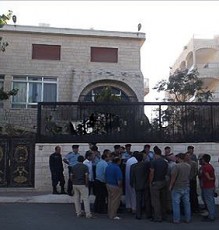 .حارس منزل رئيس الوزراء الاسبق د. عبدالله النسور توفي بسلاحه