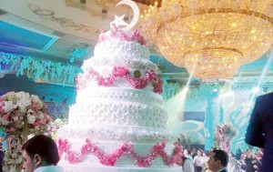 حفلات أسطورية  لأبناء الأثرياء تحاكى إلف ليلة وليليه في فنادق ومنتجعات ضخمة