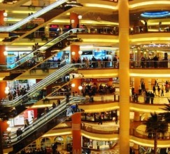 نقيب الملابس: حركة البيع بالمولات فقط