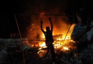 اصابة عشريني وحرق منزل اثر مشاجرة عشائرية في بلدة " كفر جايز " بإربد