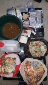 مداهمات وضبوطات لمروجي المواد المخدرة في مختلف محافظات المملكة .