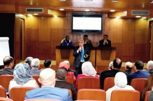 محاضرة في جامعة عمان الأهلية للدكتور منصور حول معايير ضمان الجودة في مؤسسات التعليم العالي